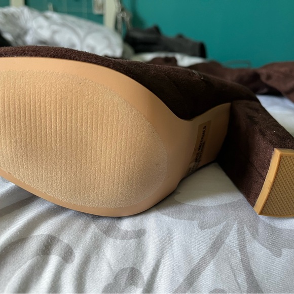 Brown Over-the-Knee Women's Boots - Picture 2 of 4